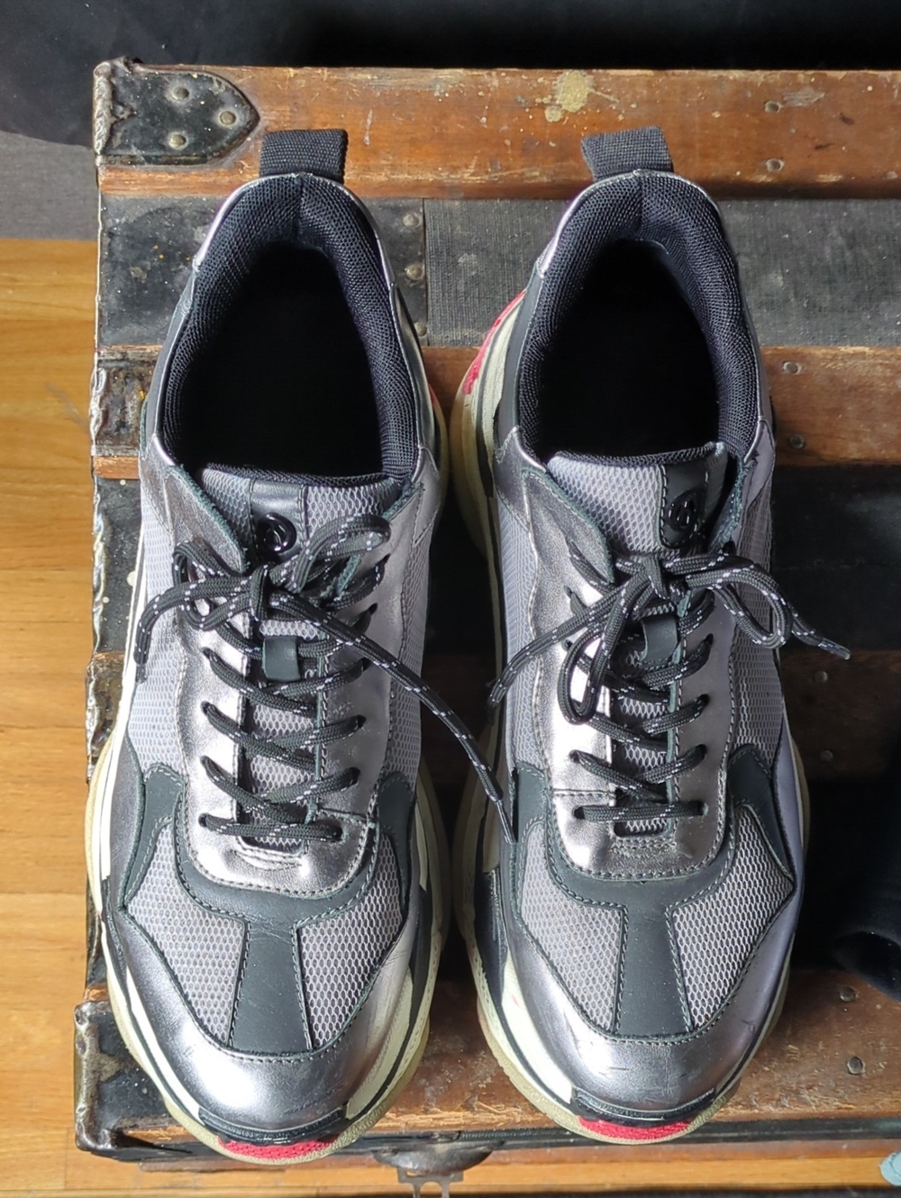Men's Metallic Gray Athletic Sneakers - Gray